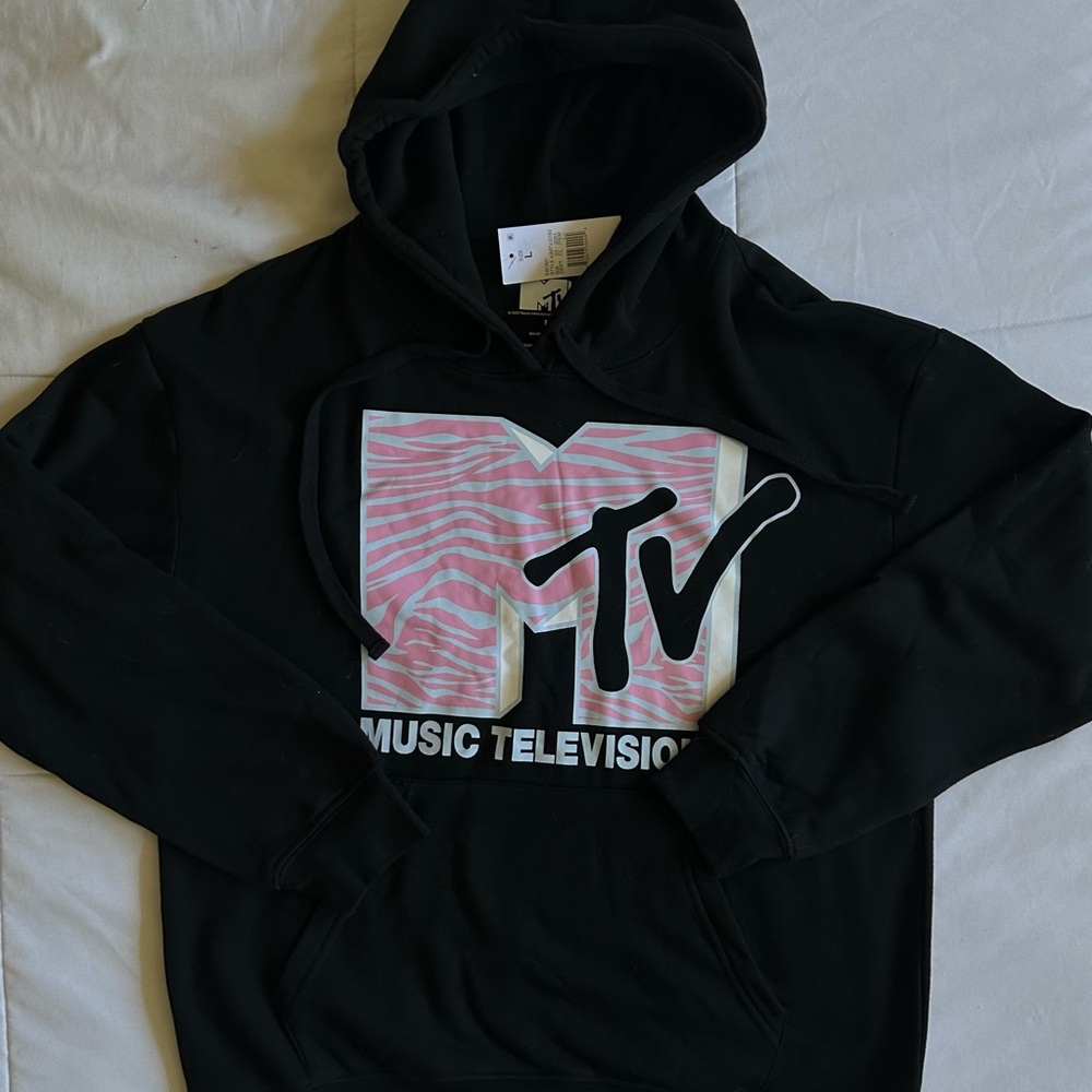 NEW WITH TAGS black MTV hoodie